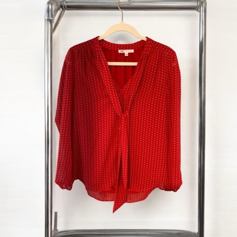 DR 2 red tie poka dots‎ blouse
Size small